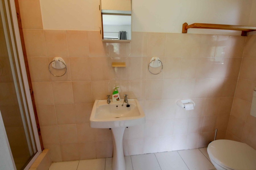 5 Bedroom Property for Sale in Paradise Beach Eastern Cape